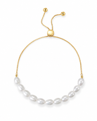 Gouden armband Alba met parels – productfoto op een lichte achtergrond