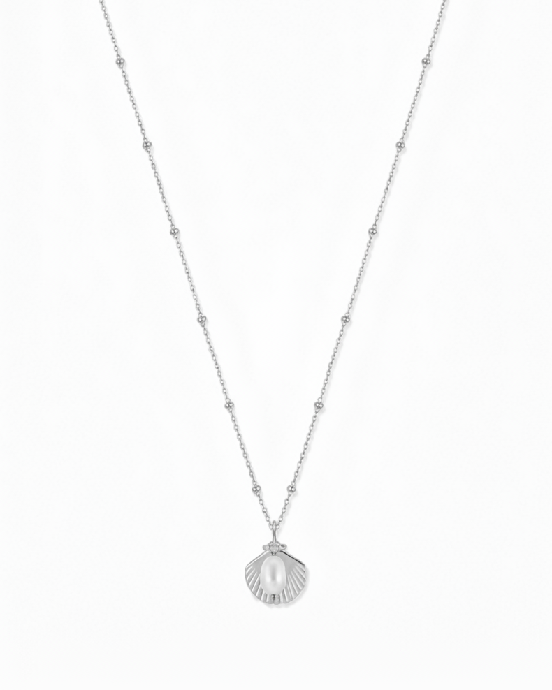 Zilveren ketting Cala met een schelp en parel – productfoto