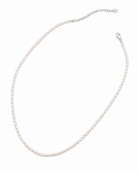 Zilveren ketting Liora met kleine parels – productfoto